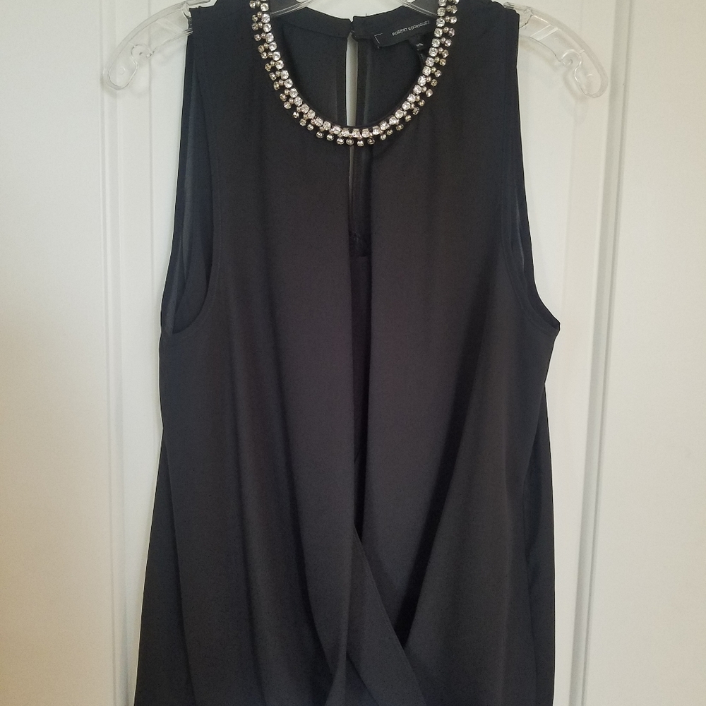 Elegant sleeveless rhinestone neckline top